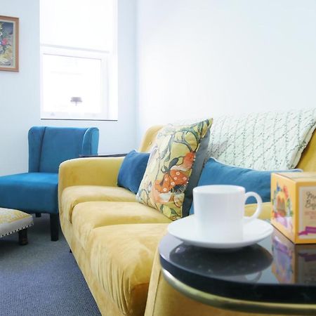 One Bedroom Luxury Ground Floor Apartment With Parking In Heart Holt Холт Екстериор снимка